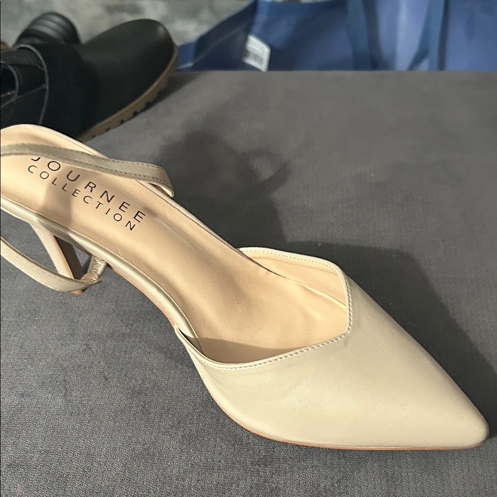 Journee Collection Cream Pointed Toe Slingback Heels - Picture 11 of 12